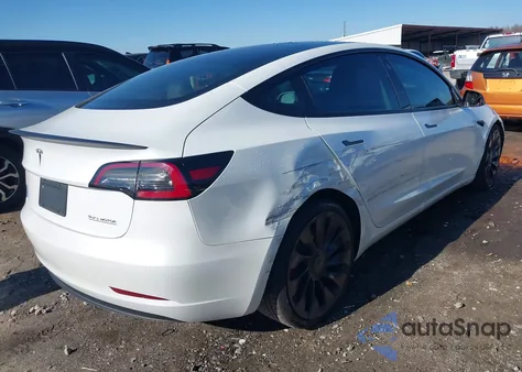 2021 Tesla Model 3 Performance Dual Motor All-Wheel Drive z USA, uszkodzony, nr VIN 5YJ3E1EC0MF925652